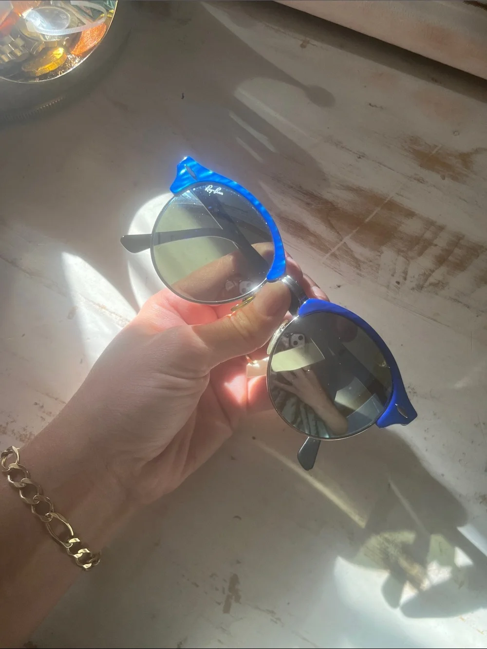 Ray-Ban Men’s Blue Round Sunglasses with Dark Lenses